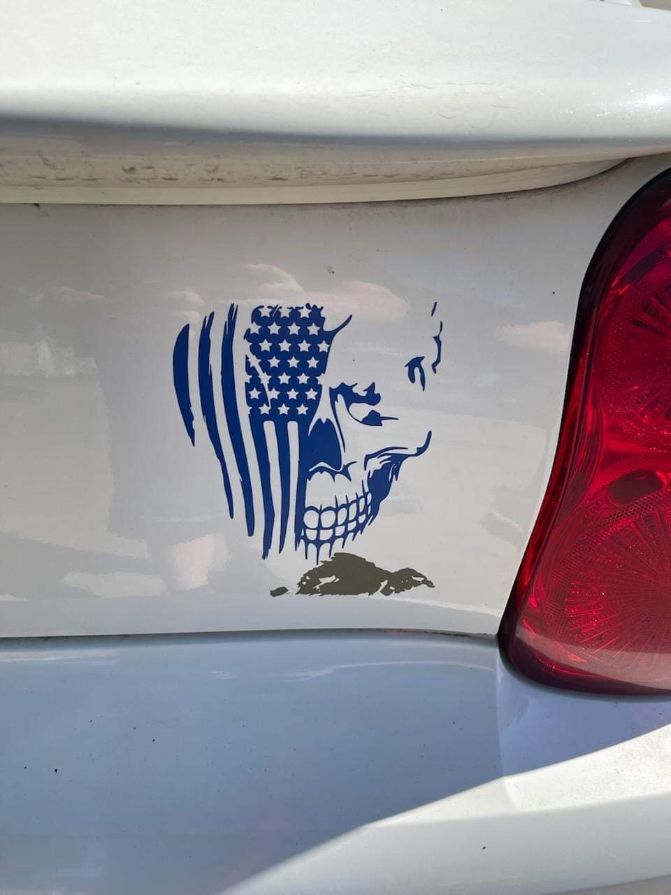 Skull with flag